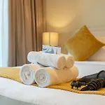 Bright & Airy Studio Perfect For 2 In Jvc