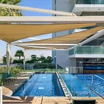 Airstay - Tranquil Studio - Golf Course Views - Monthly Offer Available