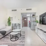 Spacious Studio At Imperial Residence In Jvt That Sleeps 4