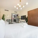 Spacious Studio At Imperial Residence In Jvt That Sleeps 4
