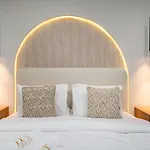 Trendy 1 Bed Getaway In The Heart Of Downtown