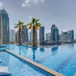 Serene 1Br Escape With Pool & Gym Access