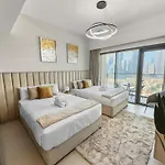 Best View In Dubai And Burj Khalifa View - 2 Bedroom - 3 Beds