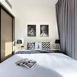 Trophy Sunny Honey Suite Canal View & Infinty Pool