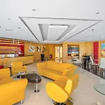 Modern Studio Apartment In Lake View