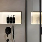 Signature Studio Jlt