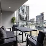 Stylish 2 Bedroom Apt In Business Bay Dubai