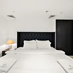 First Class Upscale 2Br Duplex Near Burj Khalifa With Free Parking & Pool