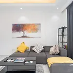 Relaxing 1-Bedroom Apartment In Al Barshaa South