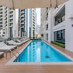 Brand New Stylish 1 Bed Next To Burj Khalifa By Holiday Boulevard