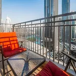 Chic 1-Bedroom Haven In Standpoint A Tower, Downtown Dubai