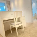 Cozy And Modern Two Bedroom Apartment In Dubai Marina