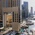 Waterfront Flat Stunning View Sleeps 6