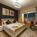 Amazing Full Sea And Palm View 58 Floor