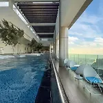 Panoramic Burj Khalifa And Sea View, Infinity Pool, Luxury 2Br