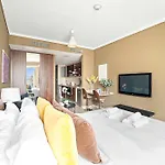 Silkhaus Spacious Studio Near Almas West Lake