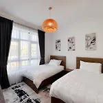 Luxurious 2 Bedroom Apartment With Dubai Mall Fountain View Facing Burj Khalifa