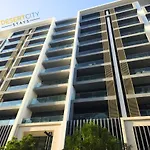 Chic 2 Bed In Dubai Hills, Hosted By Desert City Stays