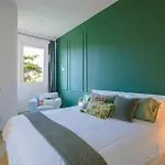 Spacious Studio In A Green Oasis