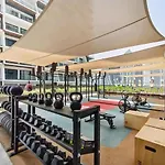 Downtown Stay With Burj Khalifa Views, Swimming Pool,Steam,Sauna,Gym In The Heart Of Business Bay