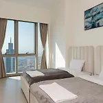 Sky-High 2-Bedroom Apartment With City Views 206Gr-2