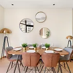 First Class 1Br Luxe Retreat In Prime Location