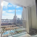 Magnificent - A Charming 2Br With A Burj Khalifa View