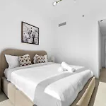 Magnificent - A Charming 2Br With A Burj Khalifa View