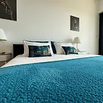 Nice 2 Bedroom Apartment-Minimum 5 Night