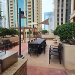 Lux 1Br High-Floor In Marina