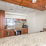 Stonetree - Elegant 1 Bedroom With Partial View Of Canal