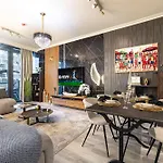 Elite Class 2Br Luxe Burj Khalifa View Big Living Room