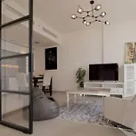 Cosy 2 Bed Apt Opposite Dubai Hills Mall