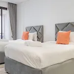2 Bedroom With Beautiful Full Palm Waters Views