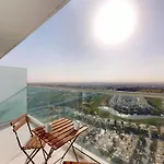 Carson C - Spacious Studio With Golf Course Views