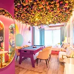 Capsule Flora Business Bay View Burj Khalifa-Pool Table-Game Arcade-Projector-Playstation 5