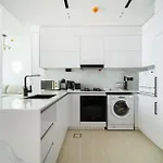 Skyline Views & Calm Nights - 1Br Jvc And Free Baby Gear