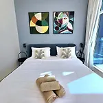 Sunrise Homes - 2 Bedroom With Panoramic Marina Views