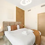2Bdr Apt Led Side Burj Khalifa Views Opposite Dubai Mall
