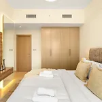 2Bdr Apt Led Side Burj Khalifa Views Opposite Dubai Mall