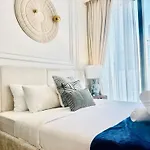 Venduras Homes - Forte Tower, Downtown Dubai, Burj Views