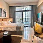 Mag 318 - 3 Min Walk To Dubai Mall - Luxury Studio - Pool & Sls View