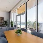 Tiara Residences, Palm Jumeirah Dubai - Mint Stay