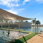 Serene 2-Bedroom Escape With Sea Steps Away In Jbr