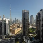 Burj & Beyond - Luxury Stay With Burj Khalifa View