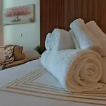 Burj & Beyond - Luxury Stay With Burj Khalifa View