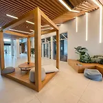 Fresh & Stylish 2Br Living At Collective Tower 1