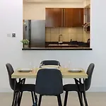Livbnb Suite - 1Br Haven In Golden Mile