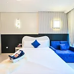 Luxury Studio - Sea View, Beach Access & Infinity Pool - Seven Palm Residences