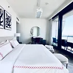 Burj Vista Luxury 2Br ,Full Burj Khalifa View ,Direct Dubai Mall & Metro Access